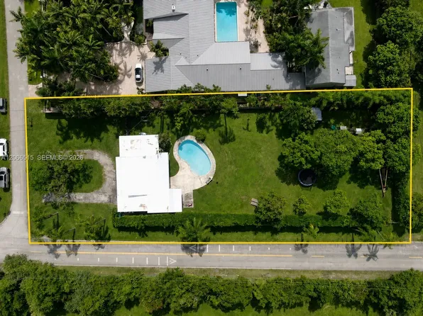 7550 SW 75th St, Miami, FL 33143