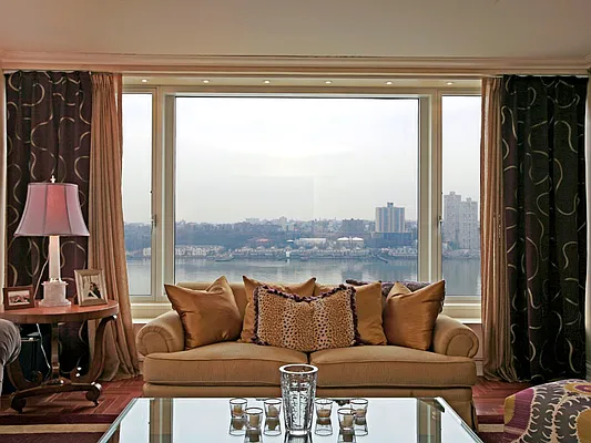Sold by Sotheby's International Realty | media 1