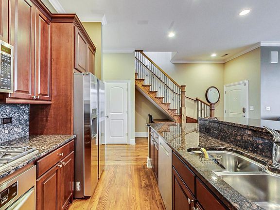 5th image of 3024 N Sheffield Ave APT 4S