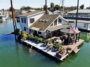 18305 NE Marine Dr SLIP B11, Portland, OR 97230