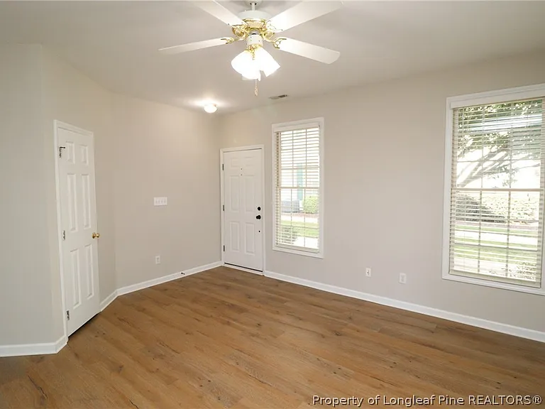 2812 Kudrow Ln #2812 — Photo 2
