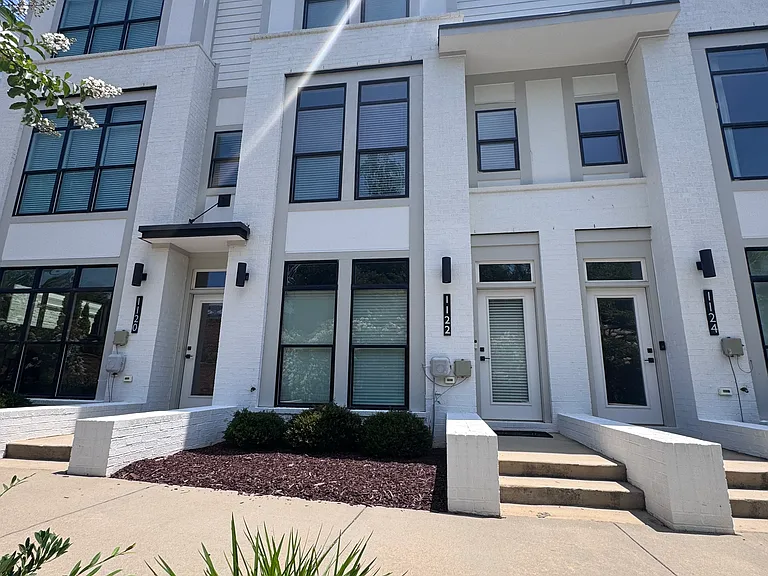 1122 Wesley Terrace Ave — Photo 6