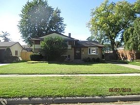 1st image of 39705 Parklawn Dr