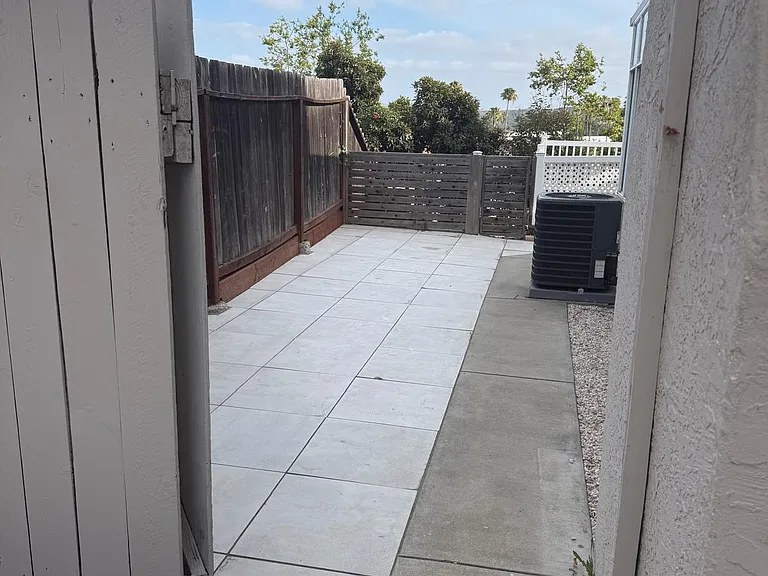 1641 Wesley Way — Photo 7