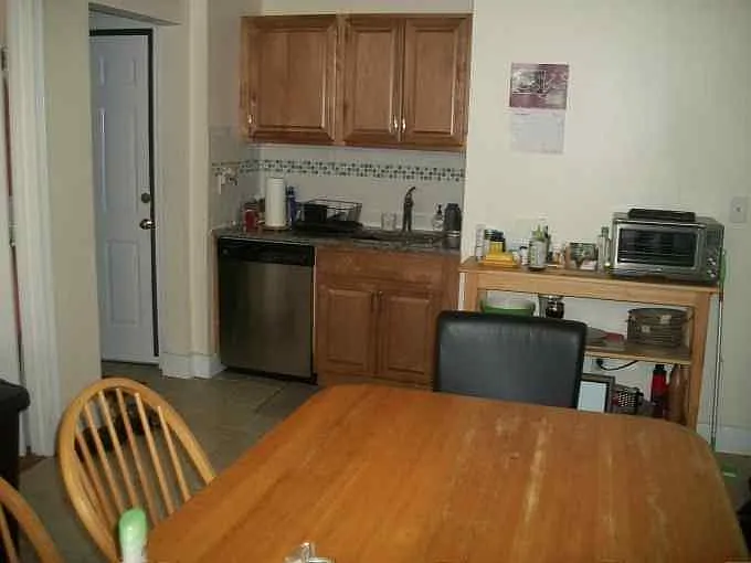 Building Photo - 161 Putnam Ave #6
