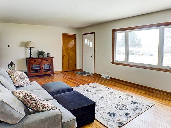 5th image of 739 Norton Dr