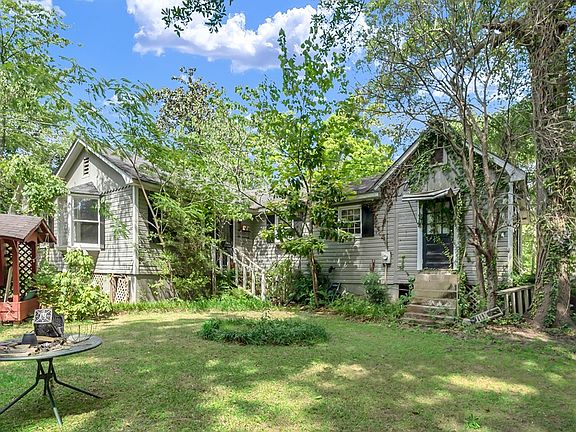4th image of 401 Cinderella Ln SE