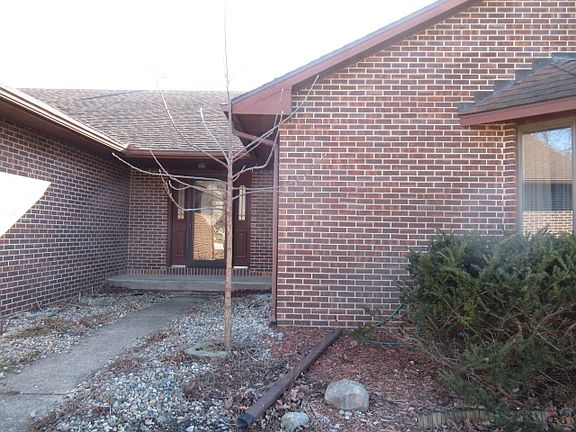 4th image of 153 Lake Rd