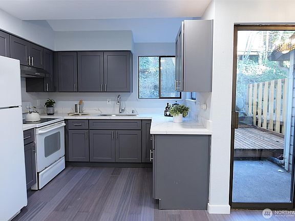 5th image of 1555 Union Avenue NE #G-38