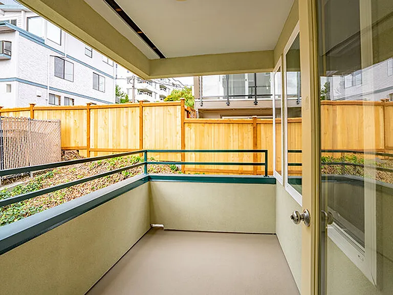 6th Ave Apartments — Photo 19