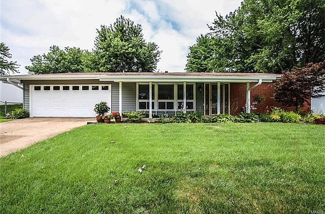 1st image of 4936 Broad Oak Dr