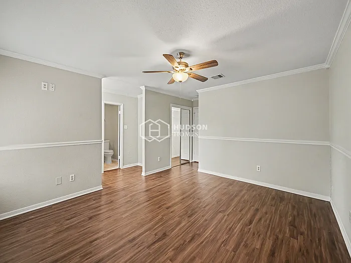 9127 Cypress Square Dr — Photo 17
