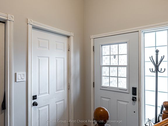 4th image of 27 McQueen Ct
