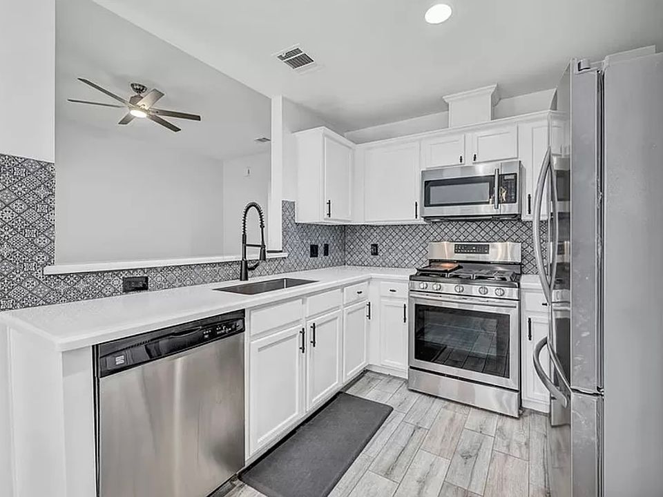 1st image of 119 Azalea Dr