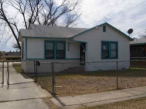 1st image of 914 W HARRIMAN PL