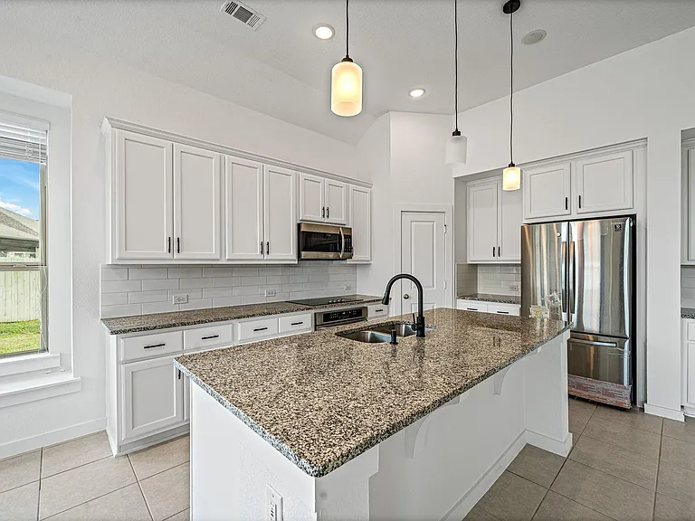 2221 Forest Trace Ln — Photo 14