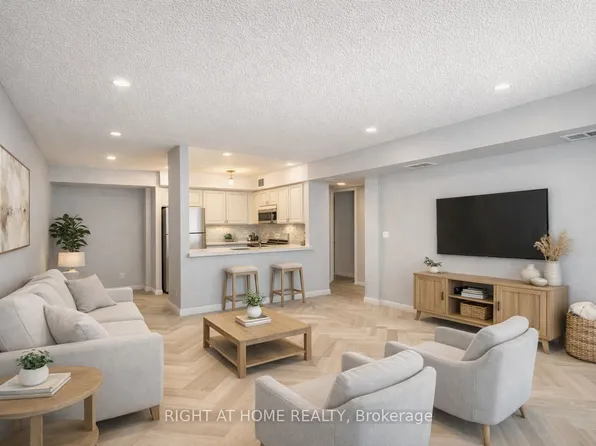 75 Weldrick Rd E #507, Richmond Hill, ON L4C 0H9