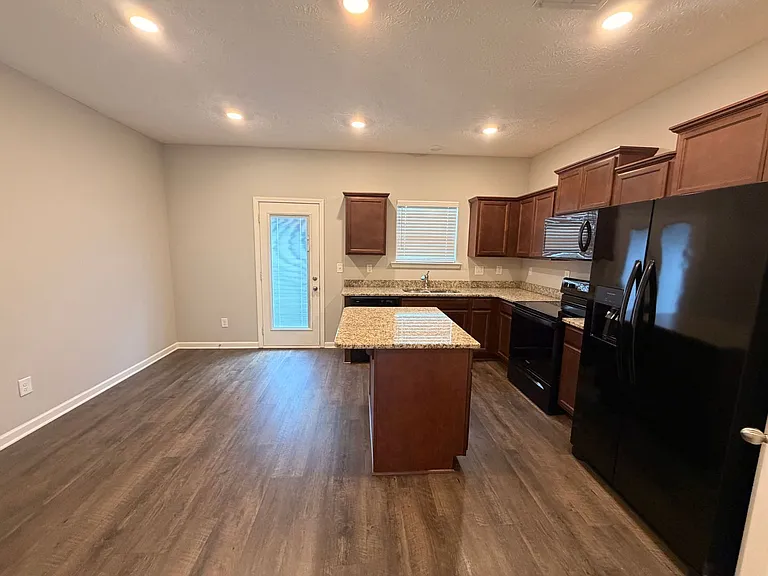4042 Saddlecreek Way — Photo 6