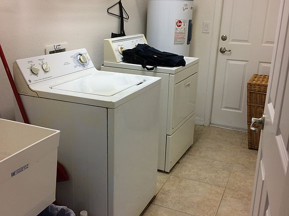 4th image of 1123 Chipley St E