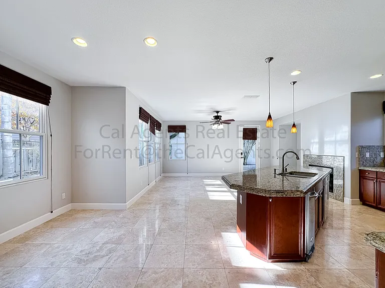 1190 Taraya Ter — Photo 3