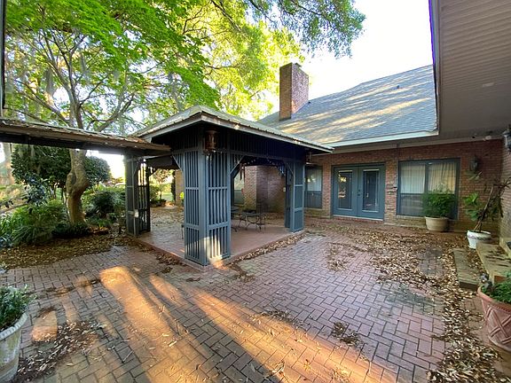 3rd image of 605 Newton Dr