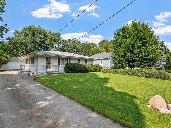 4th image of 6725 Roseland Dr