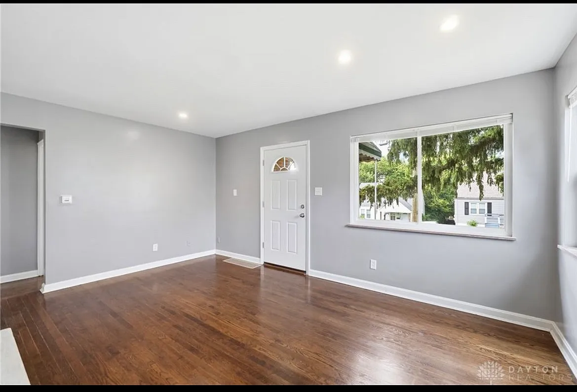 2 bed, 870 sqft, $1,500 — Photo 3