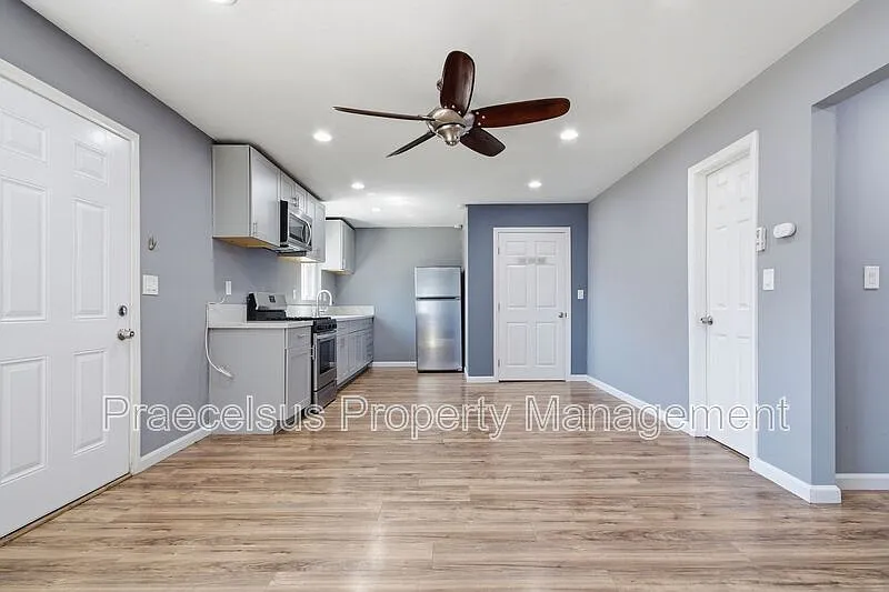 2 bed, 1.0 bath, 1000 sqft, $2,795 — Photo 3