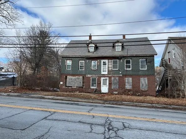 65 West St, Ware, MA 01082