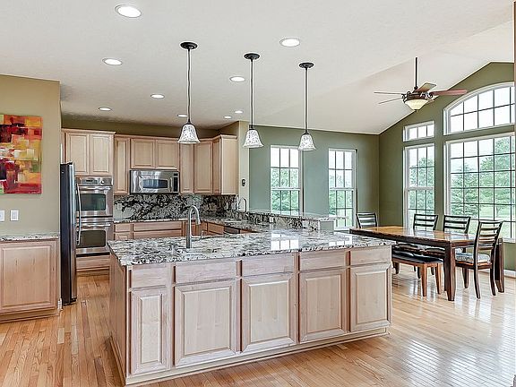 4th image of 5202 Aspen Valley Dr