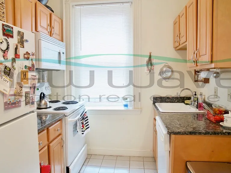 51 Queensberry St #14 — Photo 5