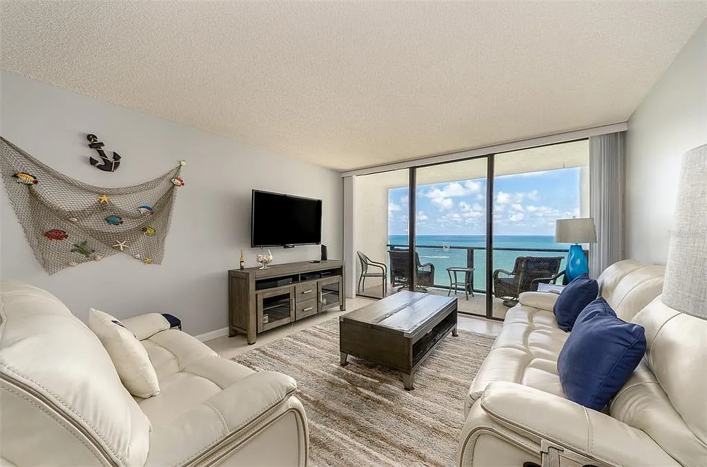 2 bed, 2.0 bath, 1186 sqft, $4,500 — Photo 4