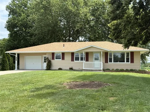 608 S Washington St, Oregon, MO 64473