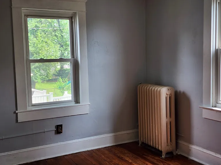 2806 Silver Hill Ave — Photo 9