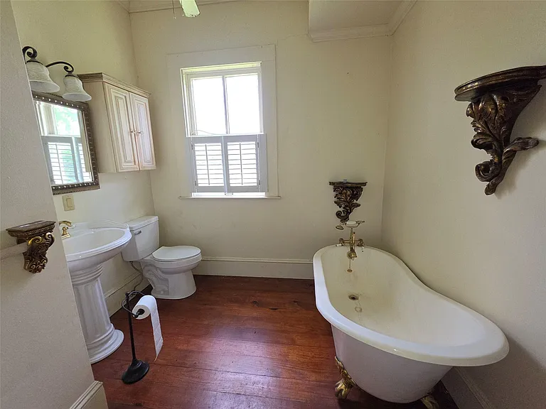 815 E Washington Ave — Photo 9