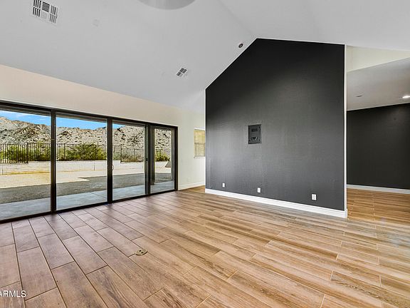3rd image of 21470 W MARIPOSA Street