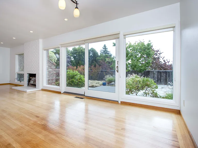 8 Azalea Dr — Photo 4
