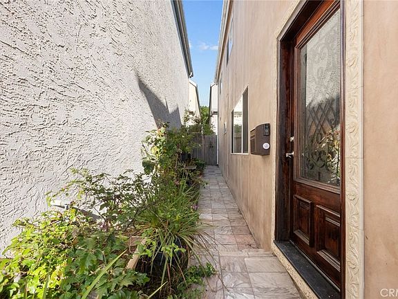 3rd image of 1758 Reed St