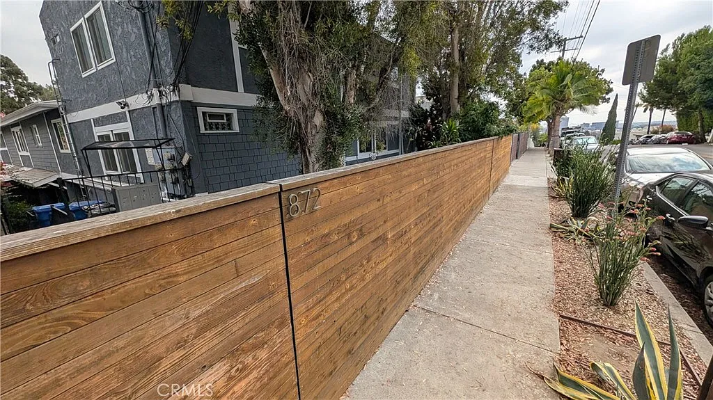 3 bed, 1862 sqft, $5,000 — Photo 3