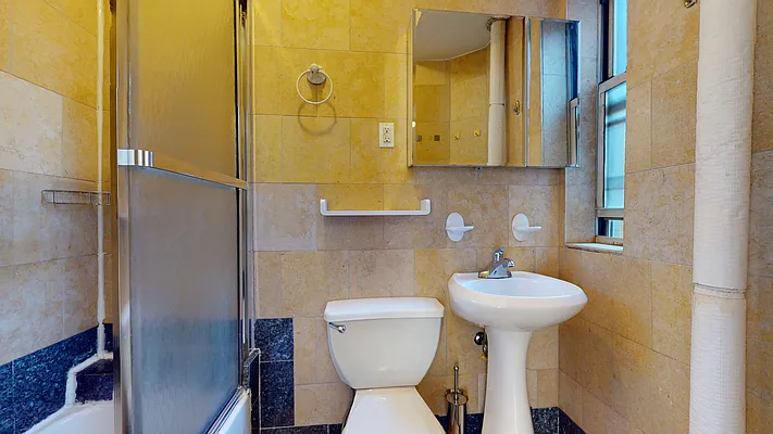 Rented by Bond New York | media 7