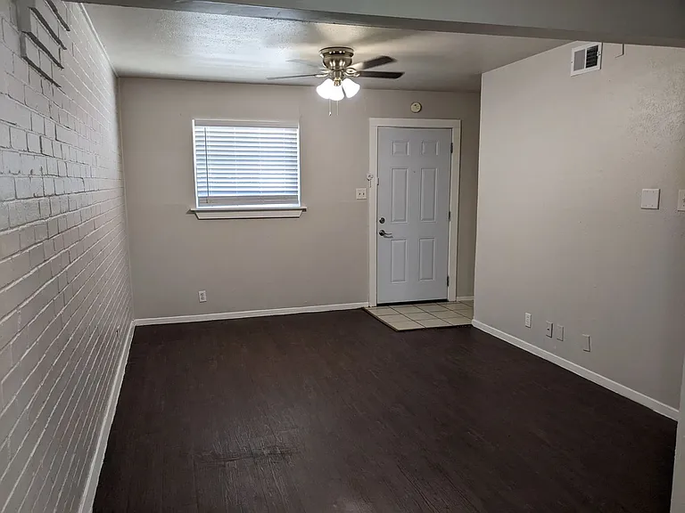 2428 Louise St #2505 — Photo 7