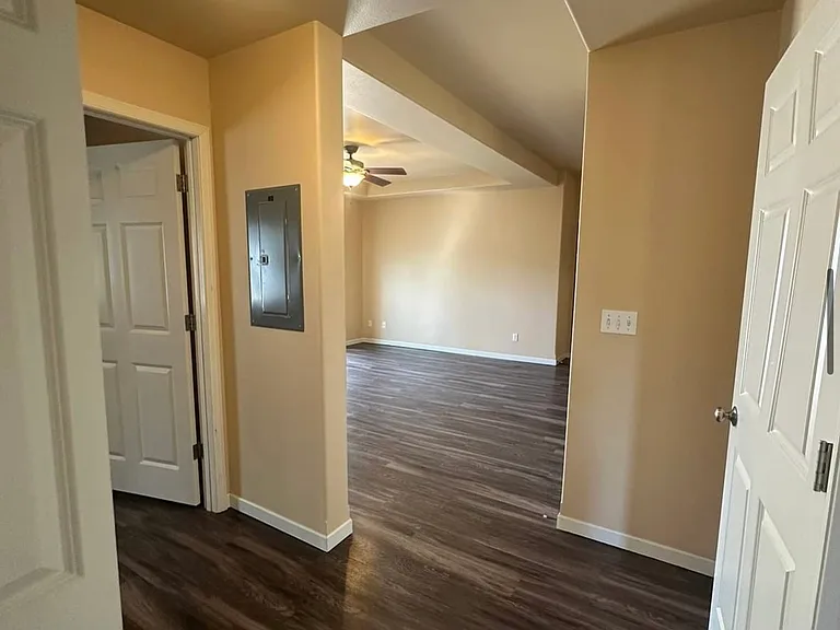 3834 W 4th St #2 — Photo 8