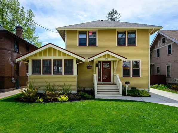 1211 Merritt Ave, Oshkosh, WI 54901