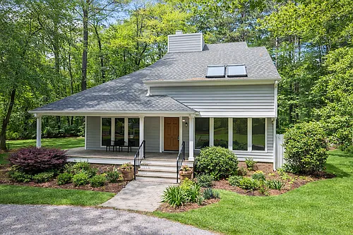 709 Orchard Ln Photo 1