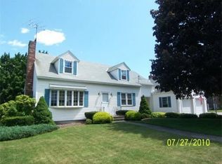 27 Appletree Ln, Leominster, MA 01453
