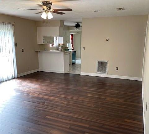 5th image of 116 Foster Oaks Dr #1