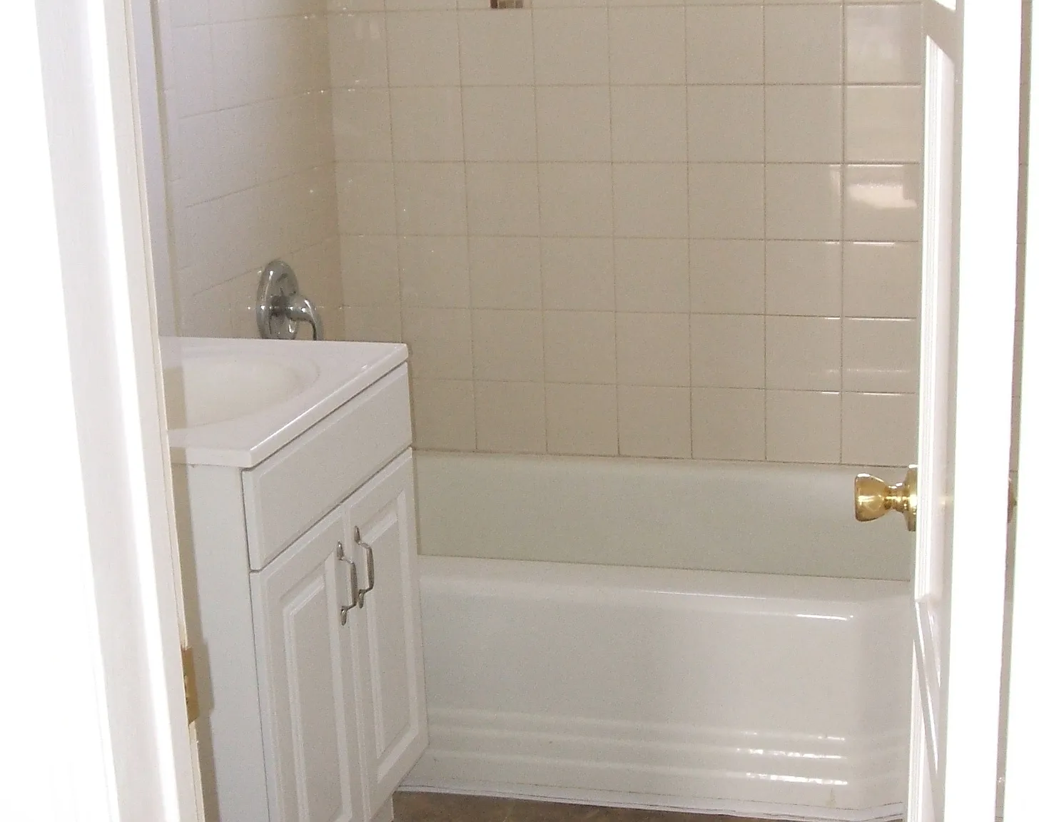2429 Adams Ave — Photo 2