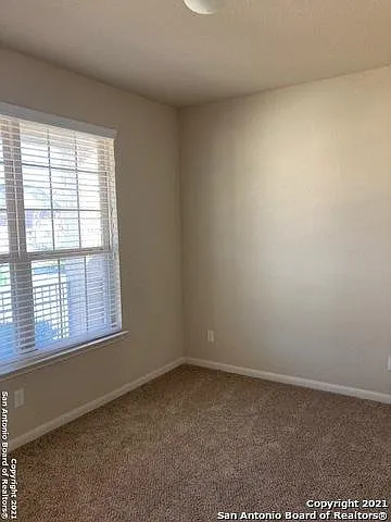 5 bed, 3.5 bath, 2764 sqft, $2,300 — Photo 3