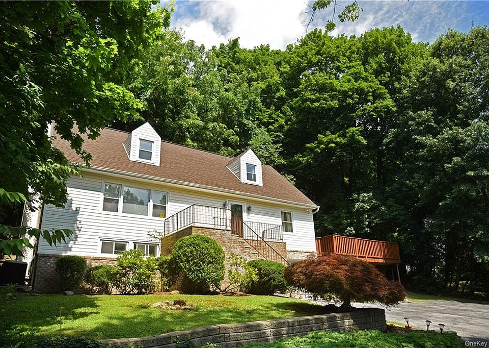 1st image of 5 Grandview Dr