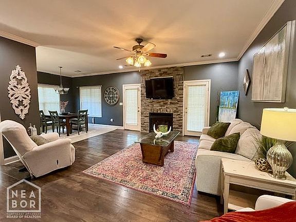 3rd image of 2813 Freedom Dr